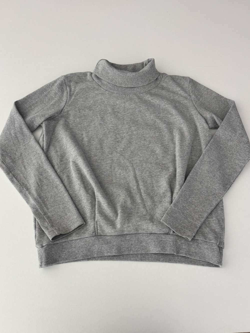 Alo Yoga Grey Mockneck Crewneck